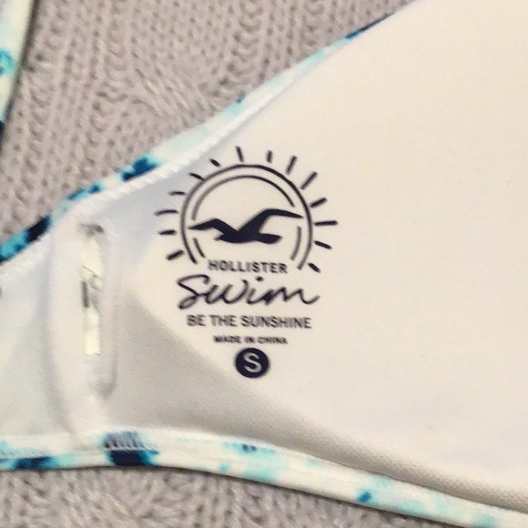 HOLLISTERBIKINI Top - Picture 2 of 4